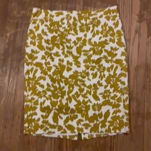 LOFT Yellow print pencil skirt - like new!